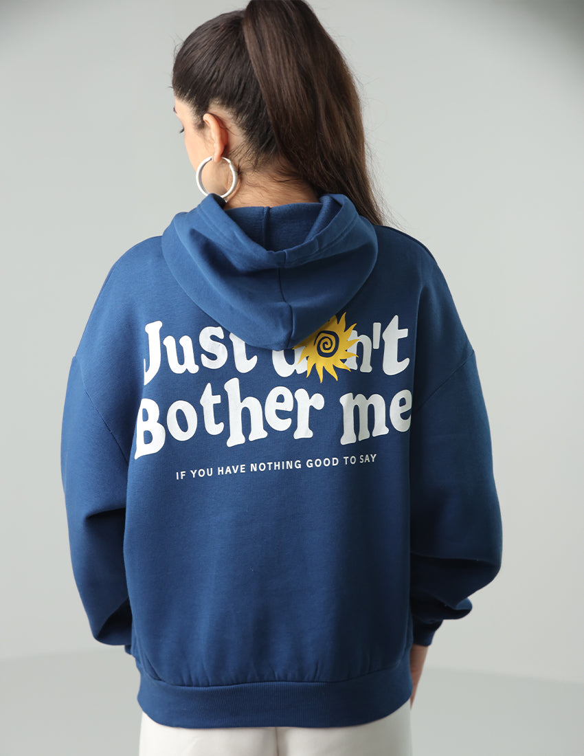 هودي مطبوع باللون الأزرق