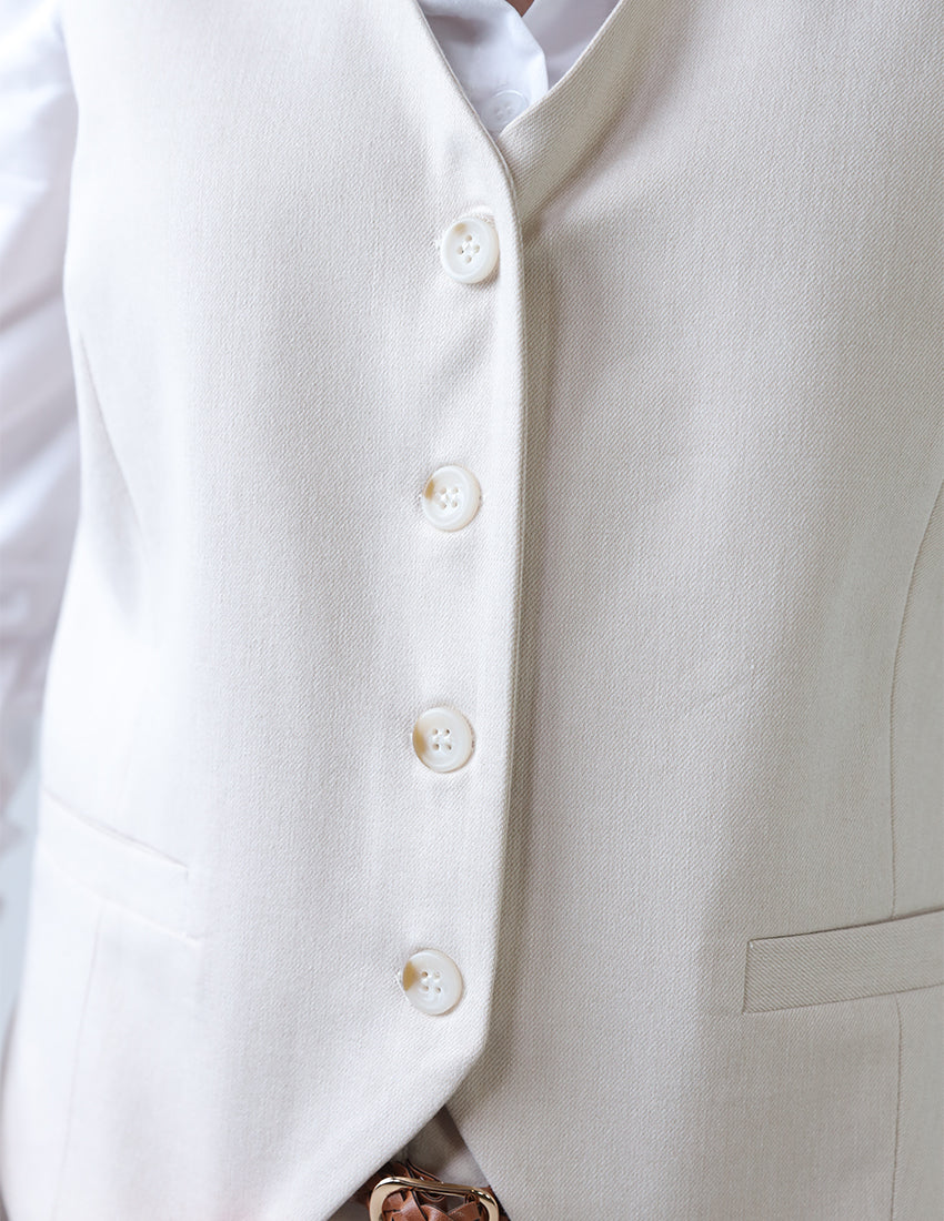 طقم من قطعتين: سترة وبنطال