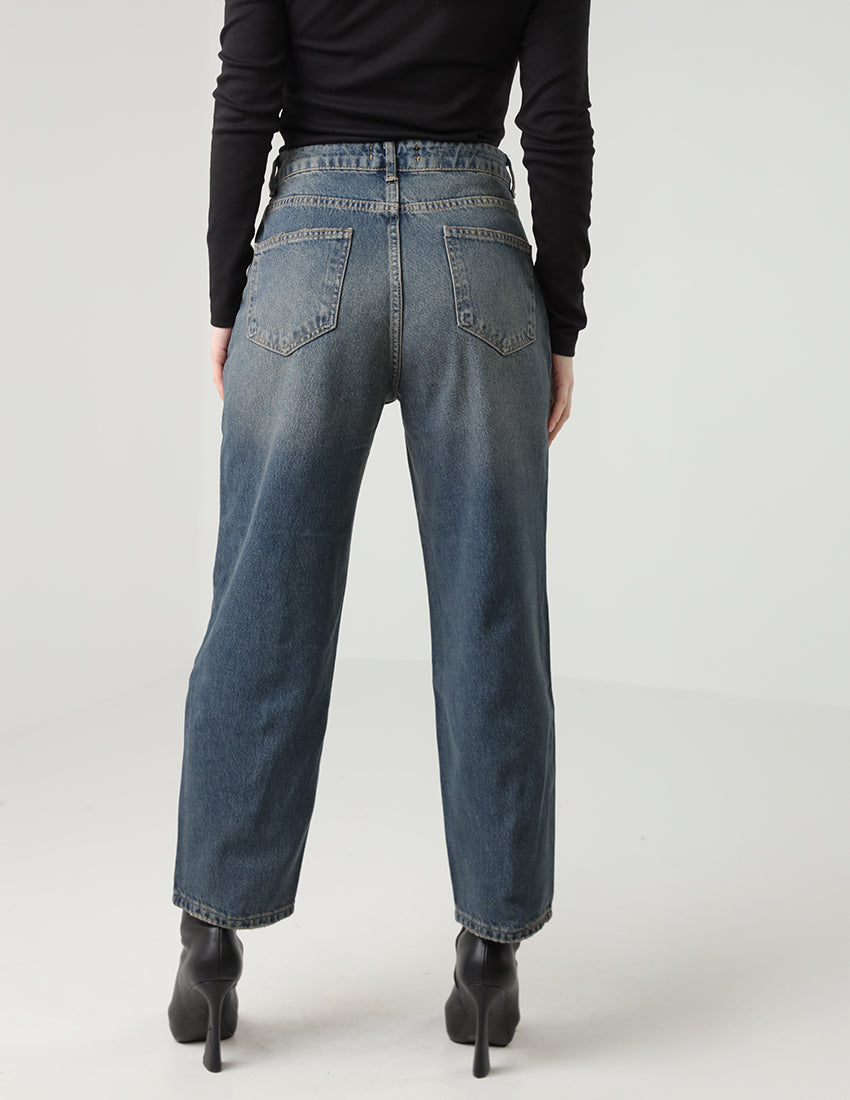 High-Waist Mom Jeans in Mid-Blue