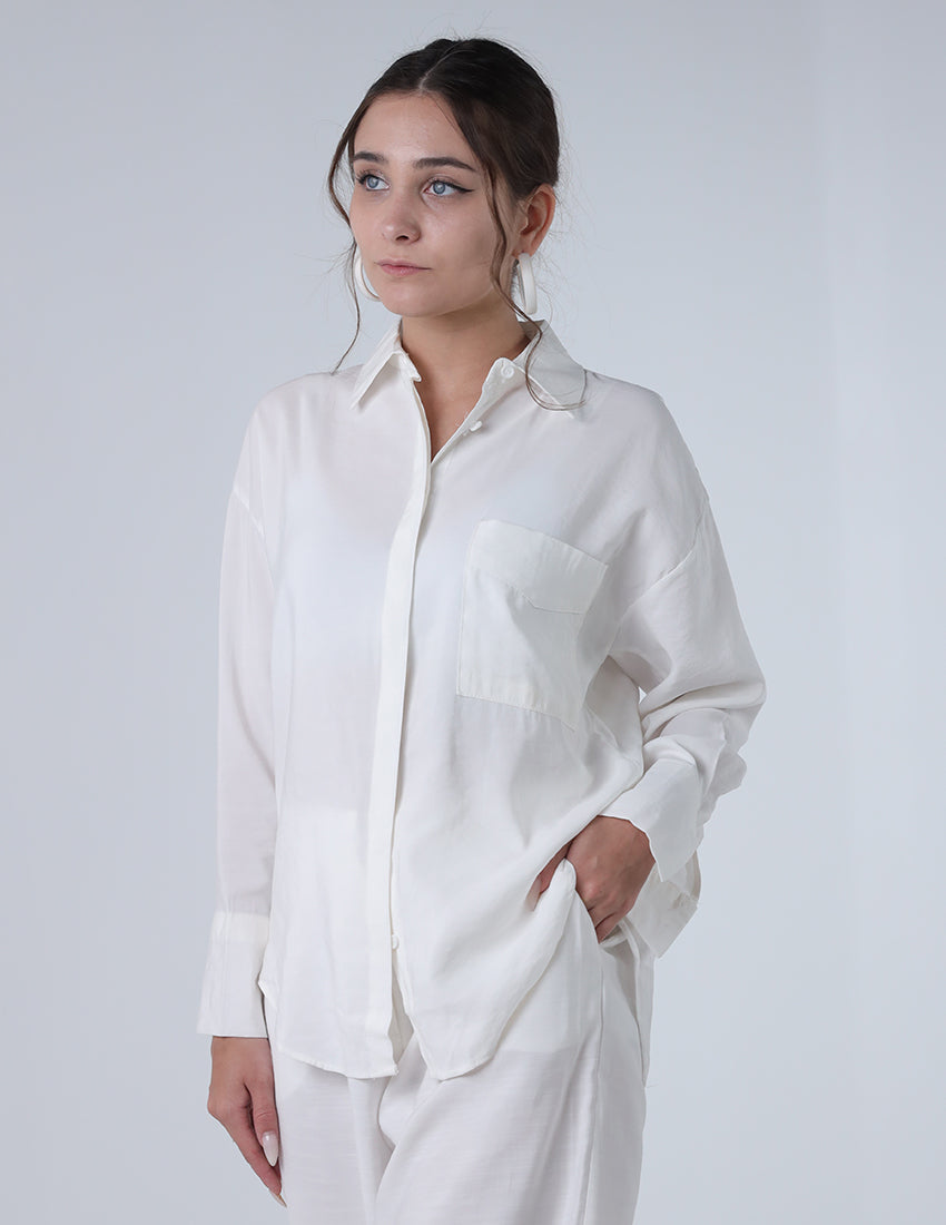 قميص كبير الحجم مع جيب جانبي