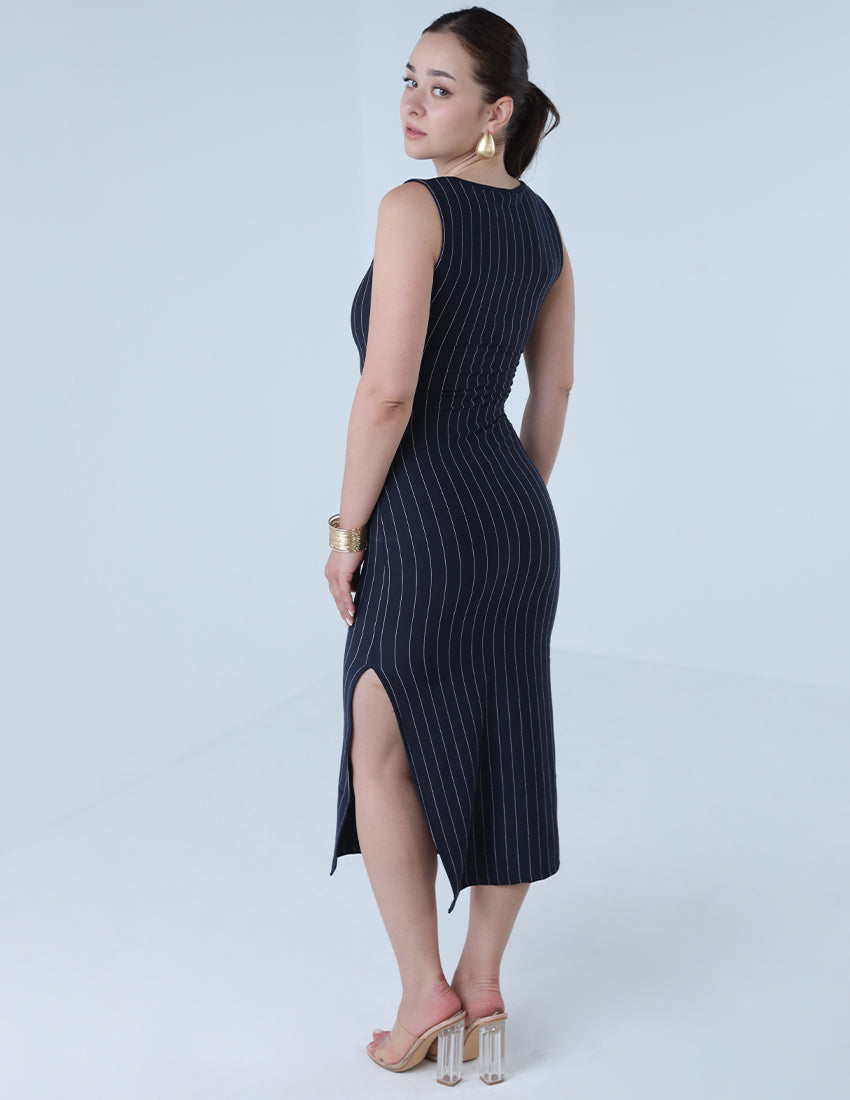 فستان مخطط ملائم