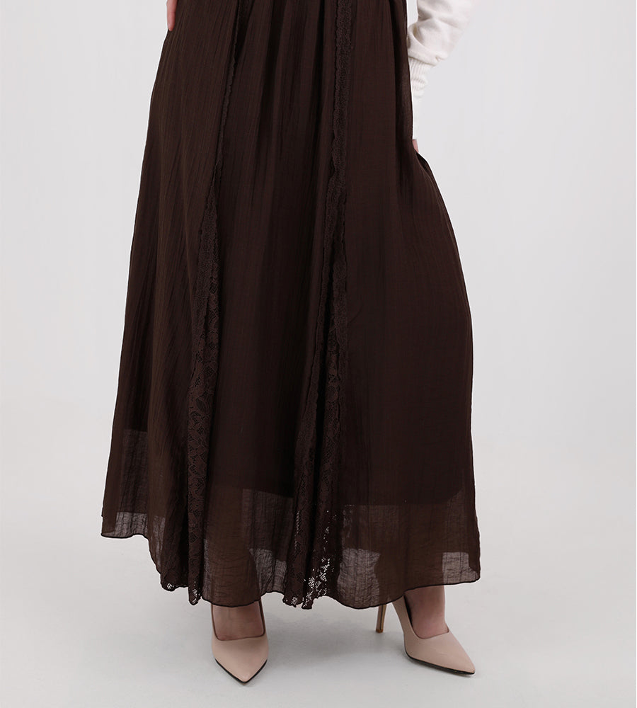 Long skirt with lace trim