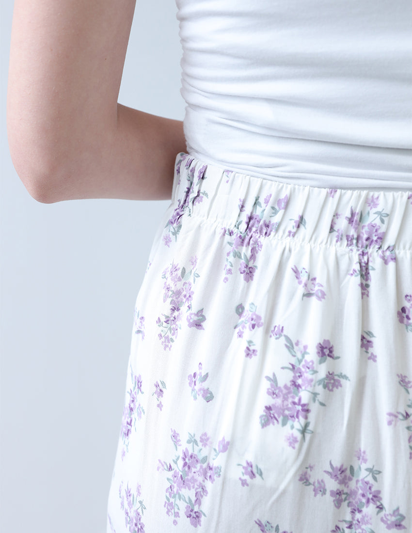 تنورة ميدي مزهرة