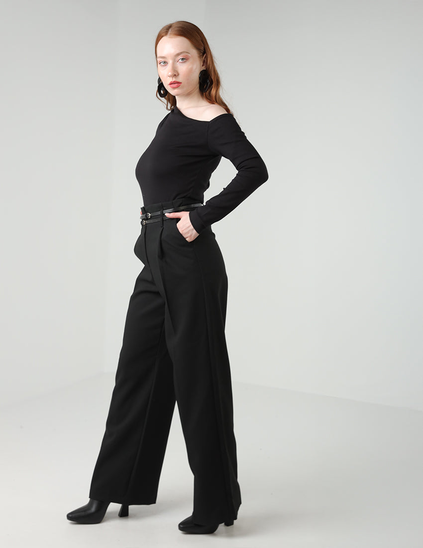 High-waisted straight-leg pants with a belt