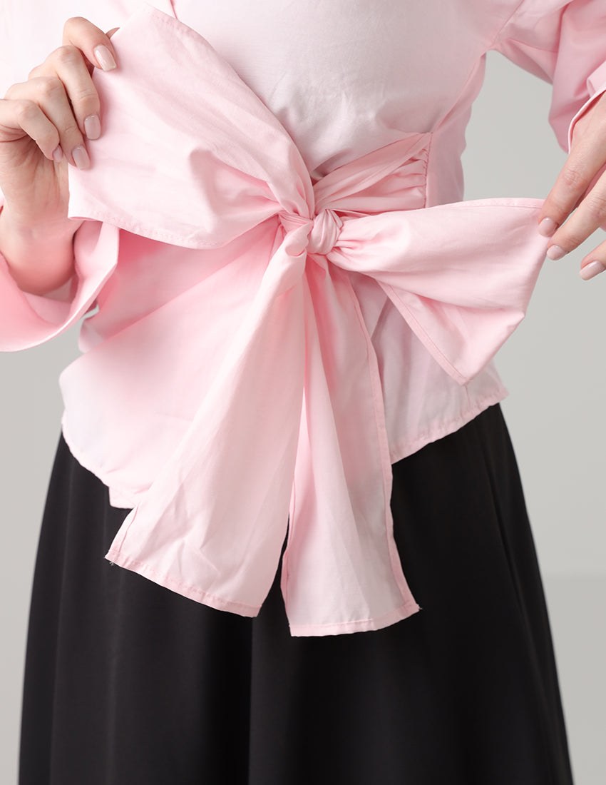 قميص قصير ملفوف من الأمام