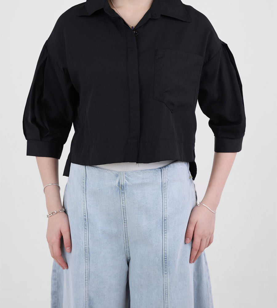 Cropped shirt with puff sleeves