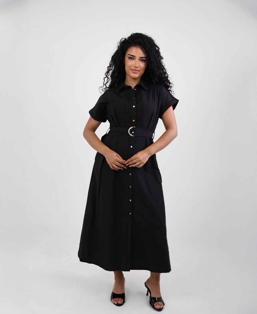 Long black half-sleeved dress with belt