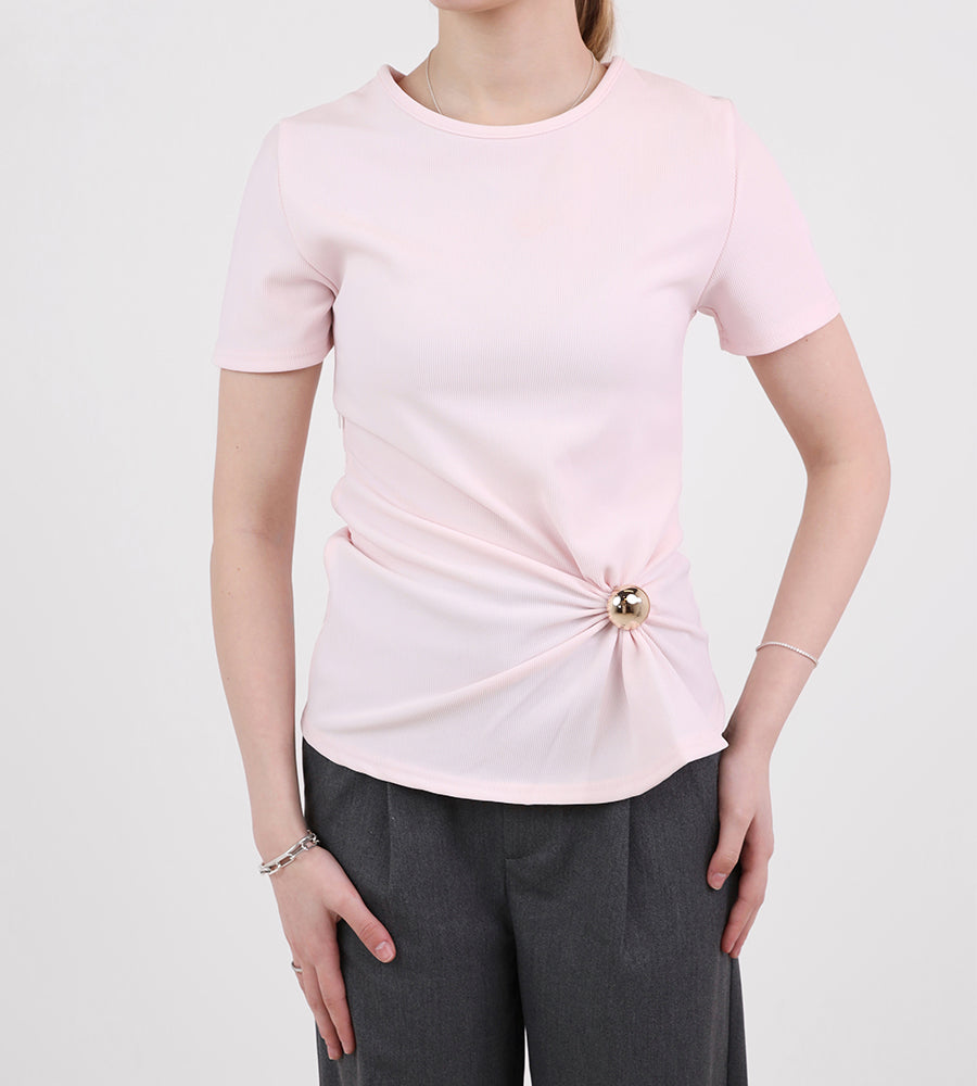 T-shirt with gold brooch waist