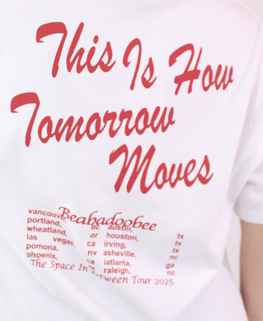 Red star girl over size T-shirt with writing on the back