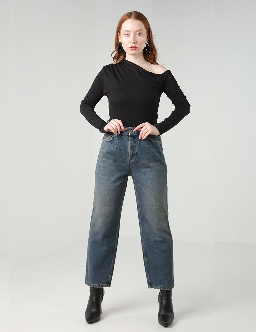 High-Waist Mom Jeans in Mid-Blue