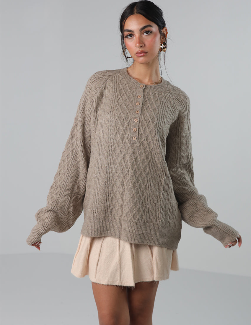 سترة تريكو بفتحة رقبة دائرية