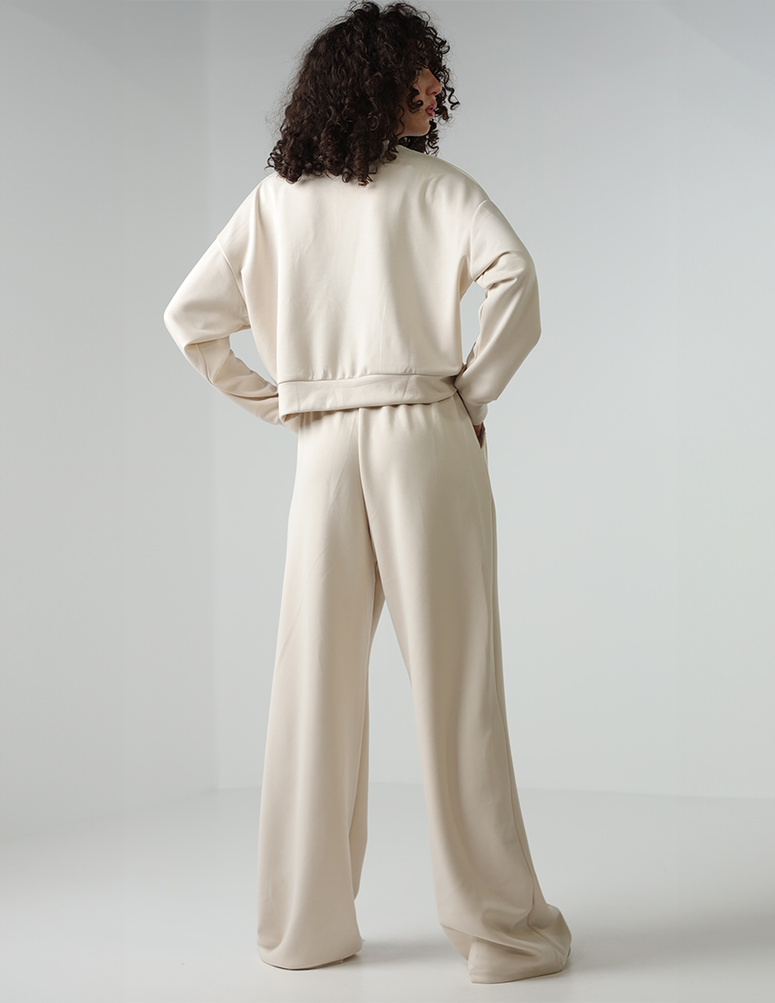 بنطال رياضي بقصّة مستقيمة