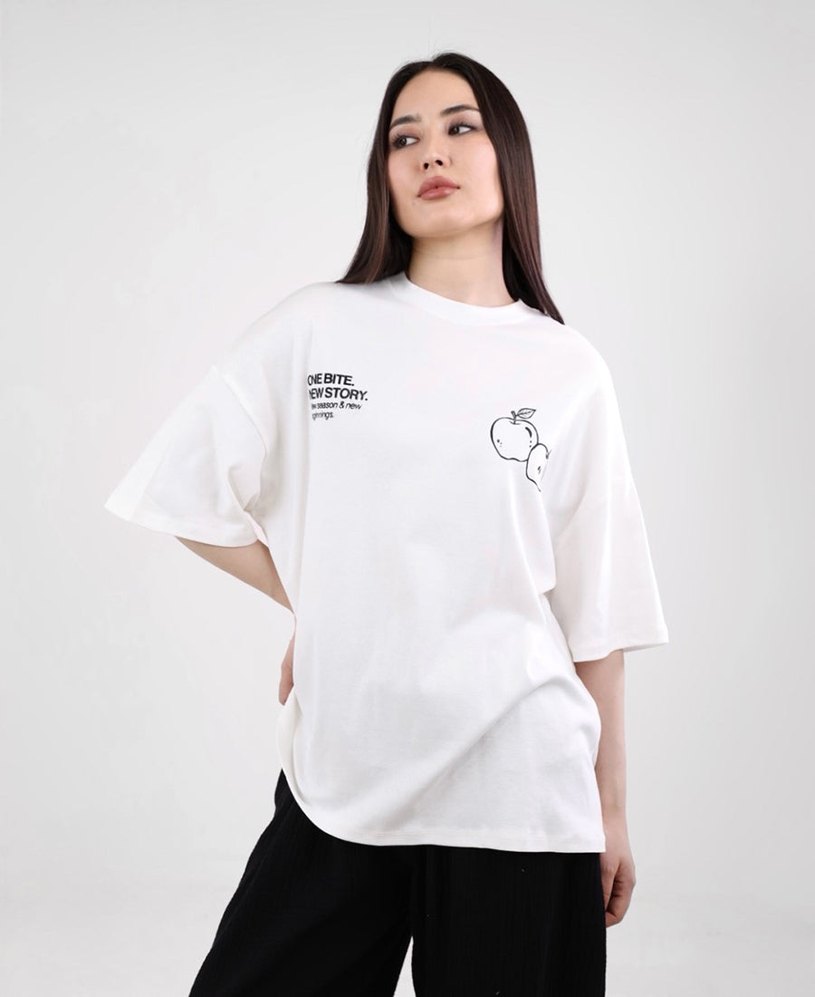 Oversized white t-shirt with an apple design on the front and back