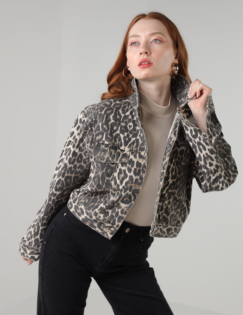 Cropped Denim Jacket with Leopard Print and Metal Buttons