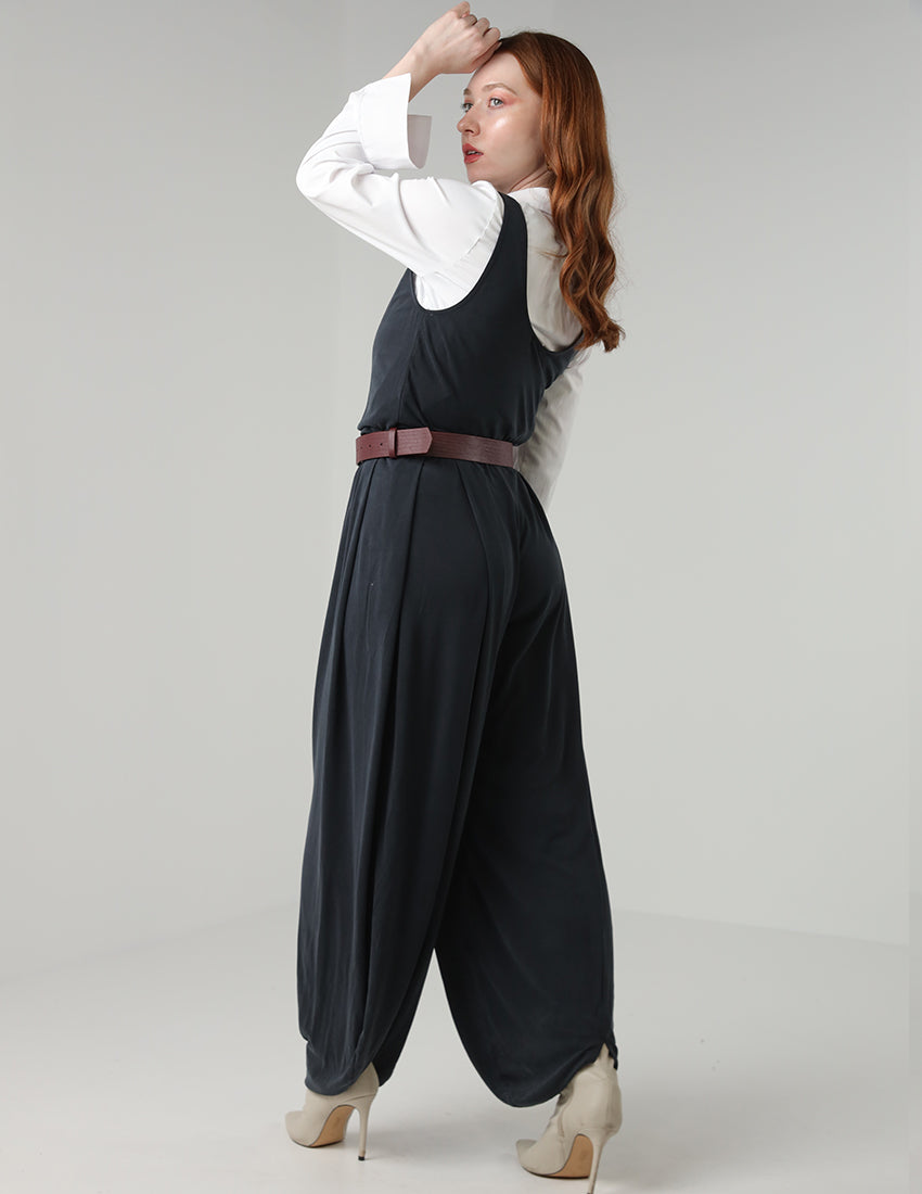 جمبسوت بدون أكمام مع خصر مطاطي وساقين واسعتين