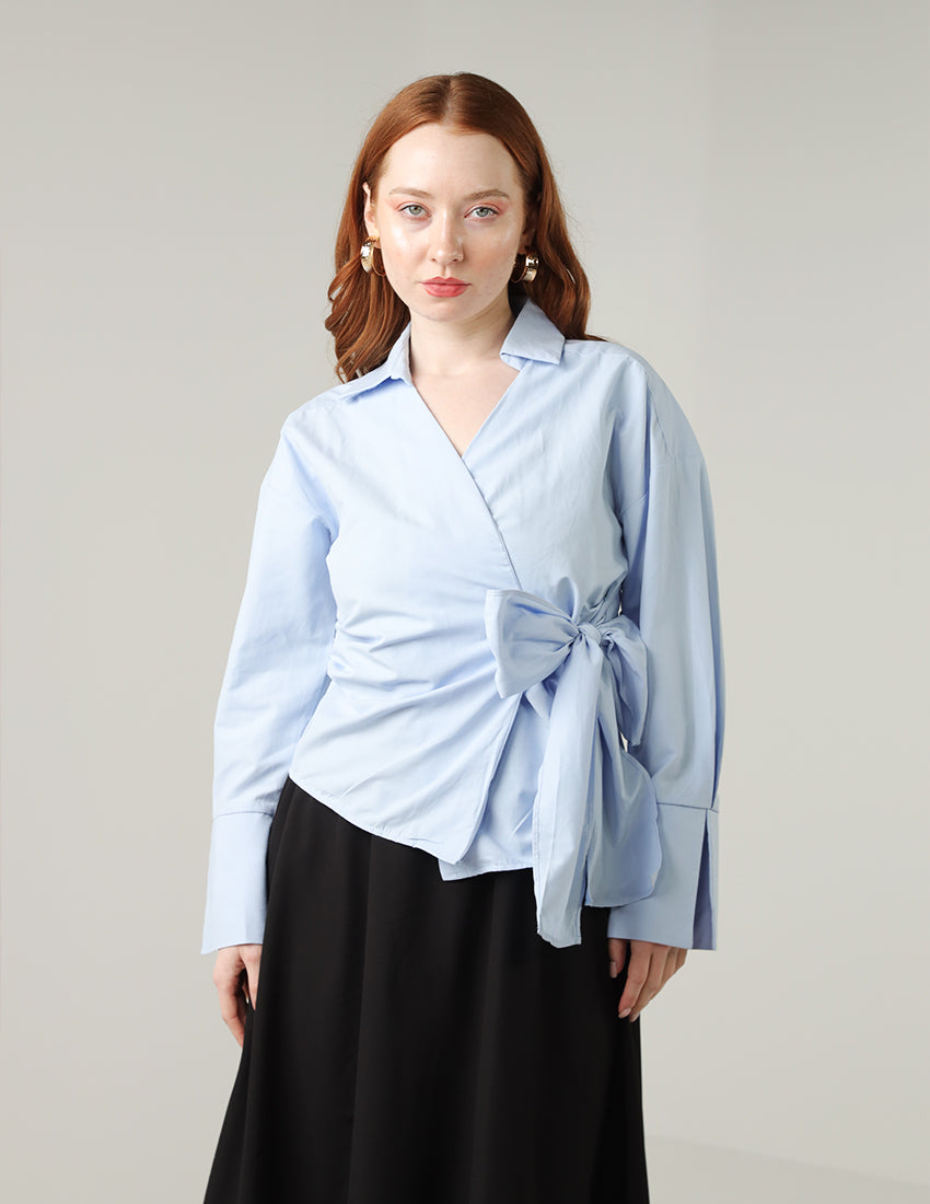 قميص قصير ملفوف من الأمام