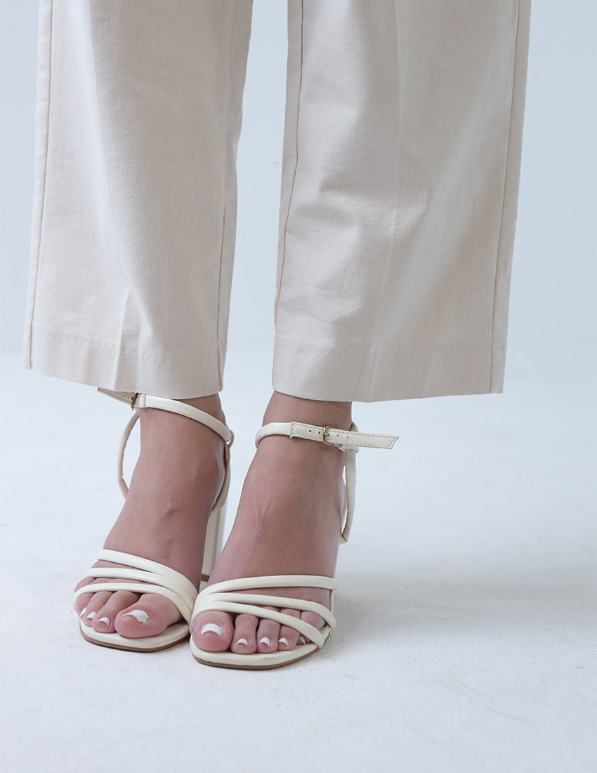 طقم من قطعتين: سترة وبنطال