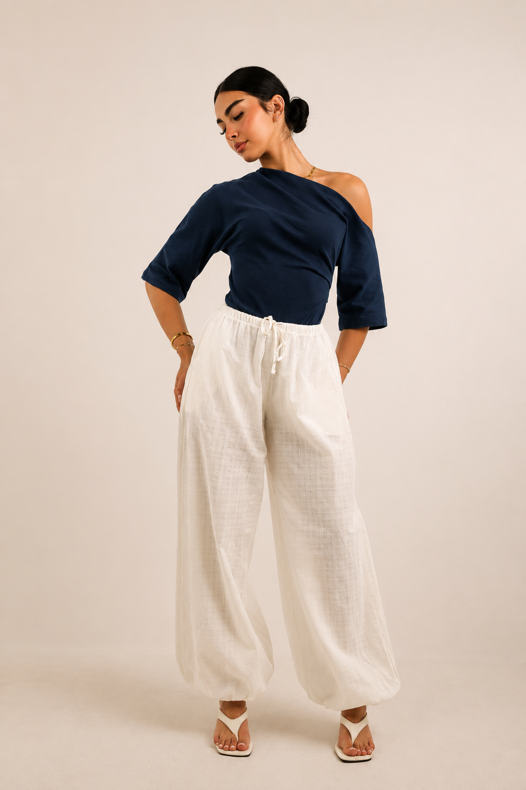Aladdin's white pants