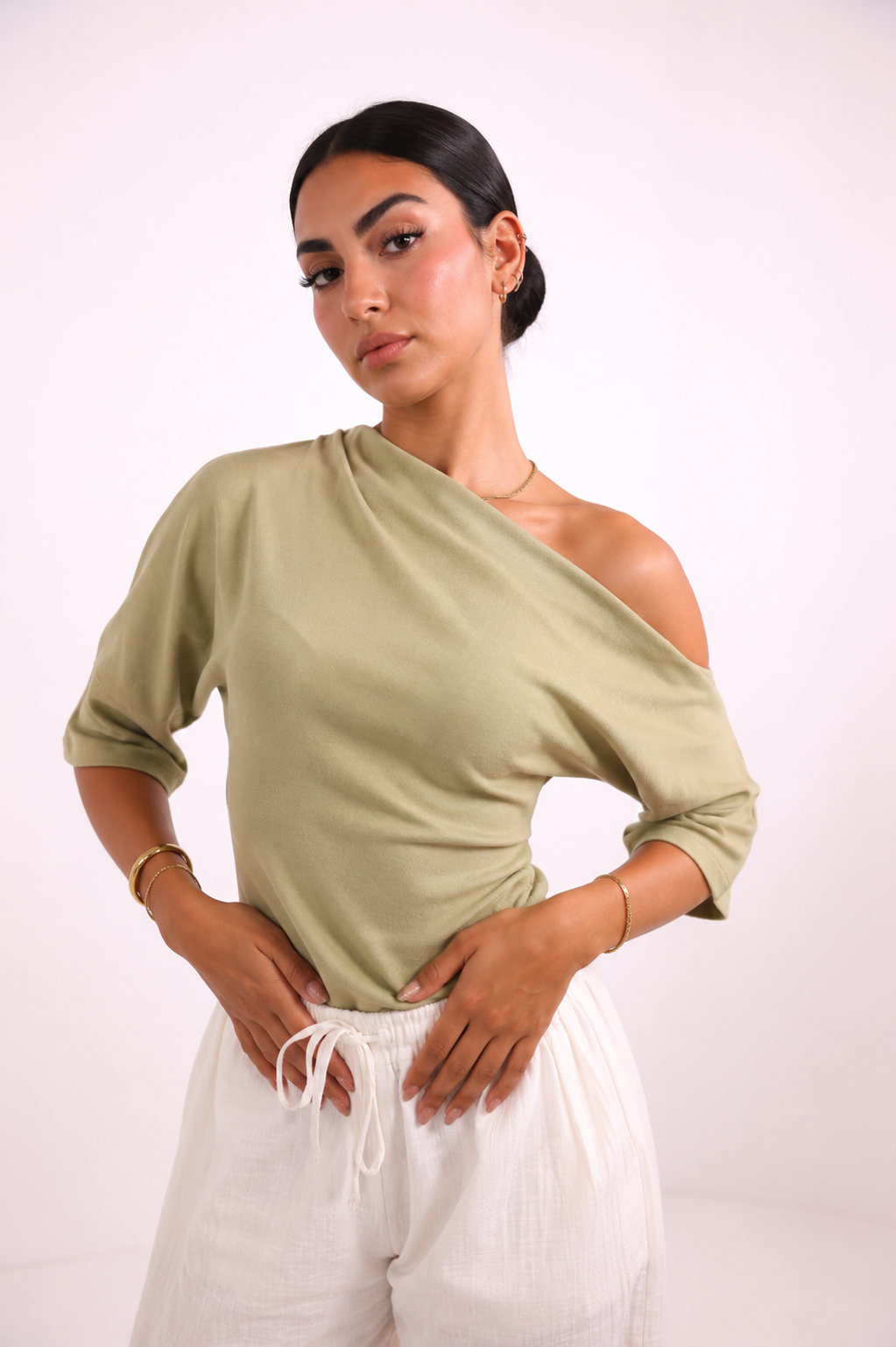 Wide neckline blouse with one shoulder
