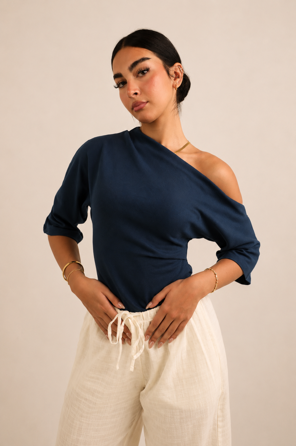Wide neckline blouse with one shoulder