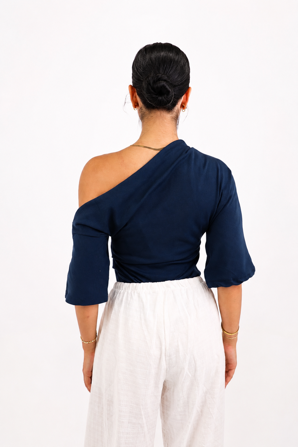 Wide neckline blouse with one shoulder