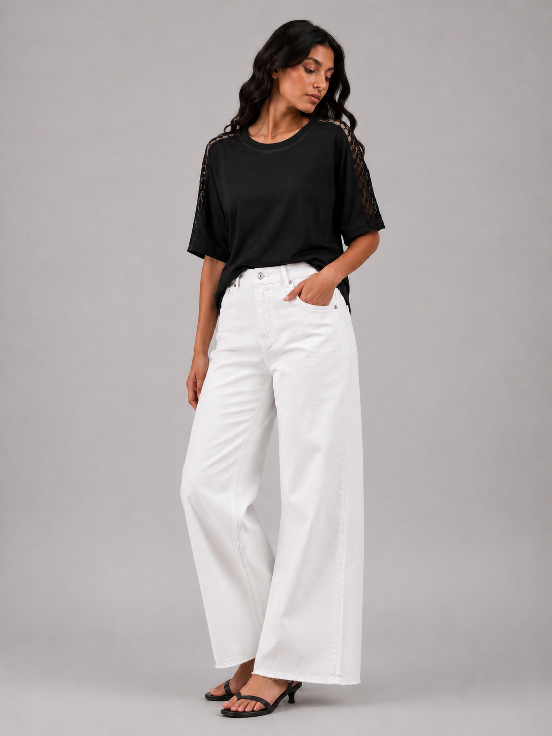 Lace off-the-shoulder T-shirt