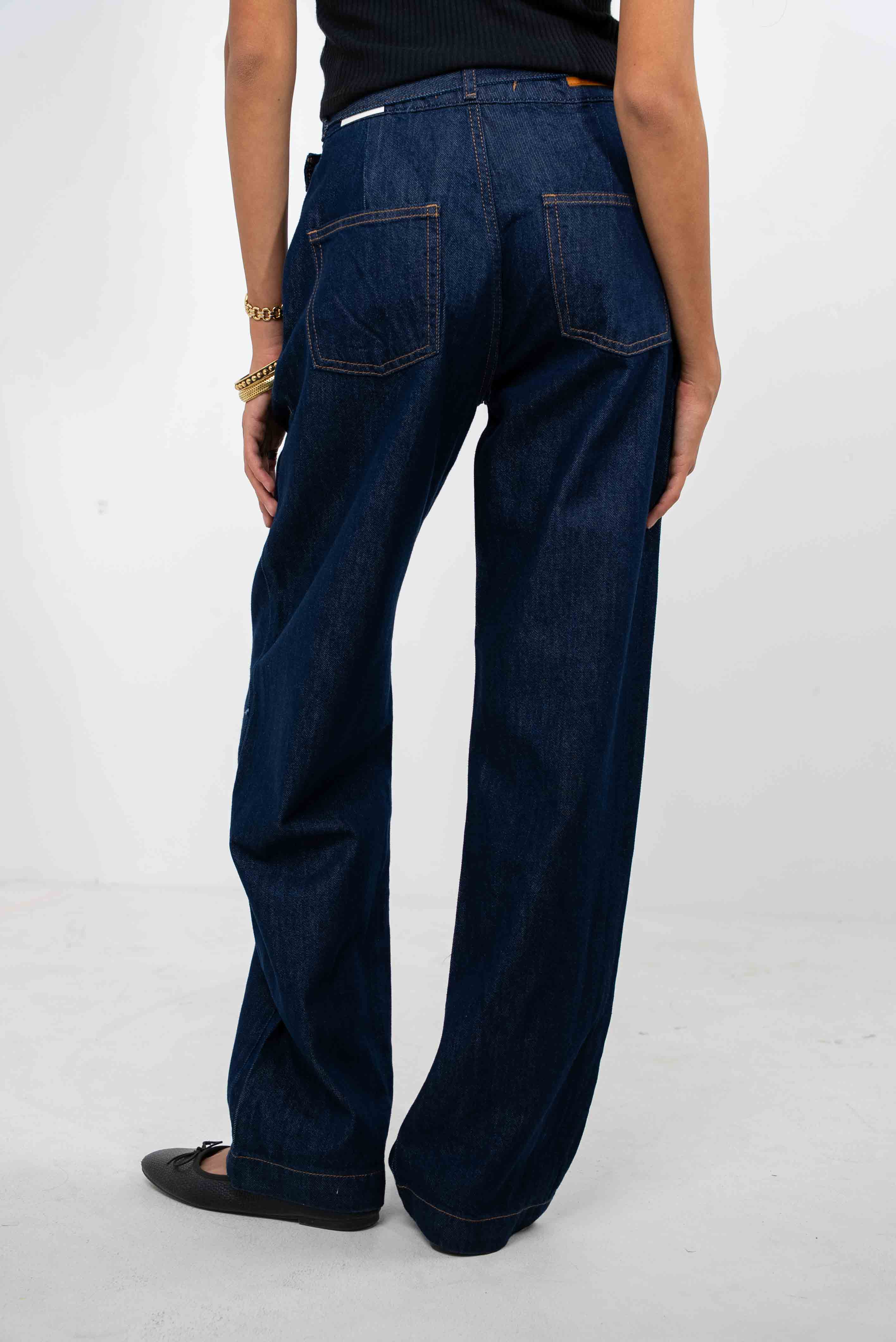 High-waisted wide-leg jeans