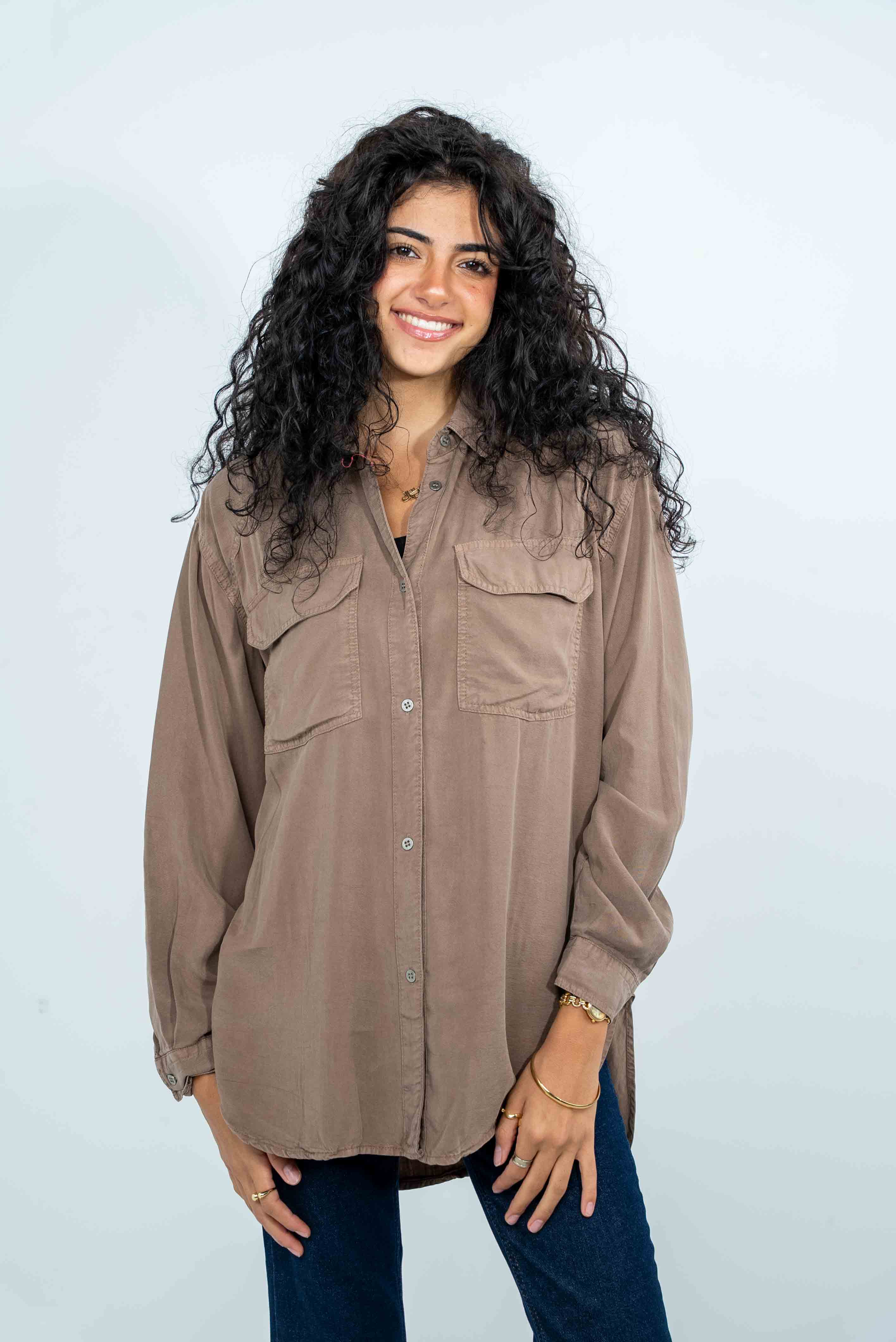 Shirt with front pocket