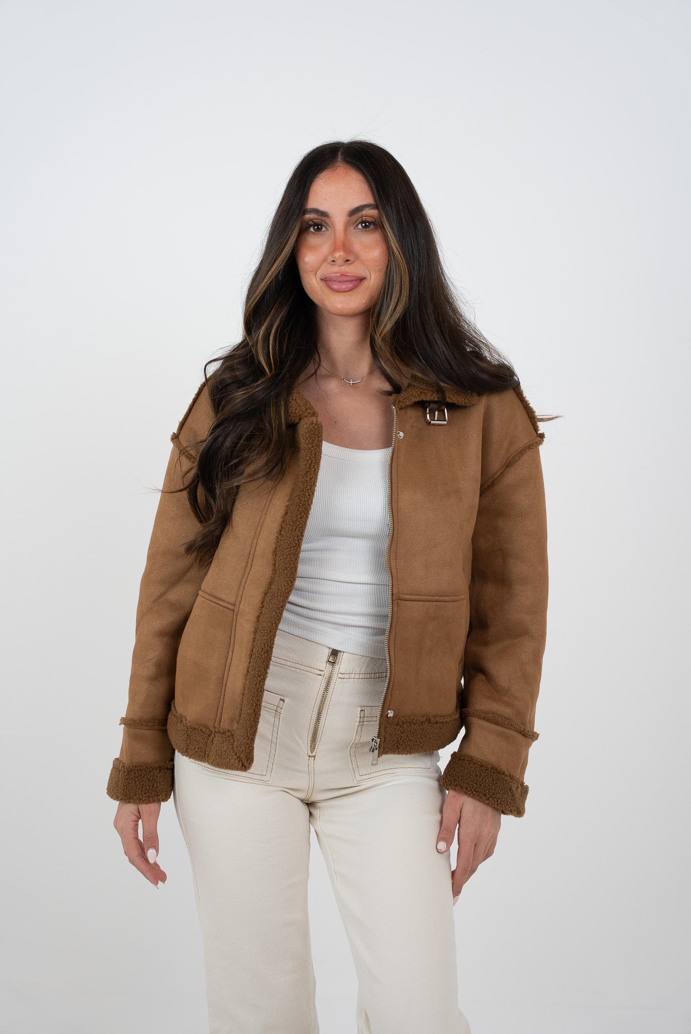 Short suede jacket with fur collar
