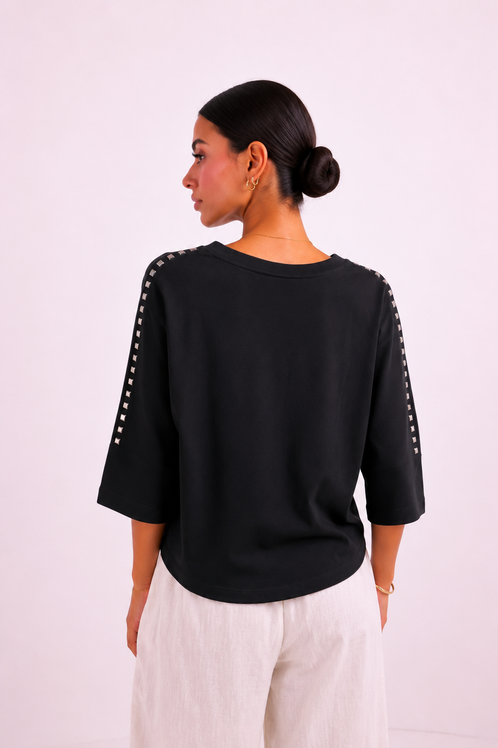 White wide-sleeved rhinestone t-shirt