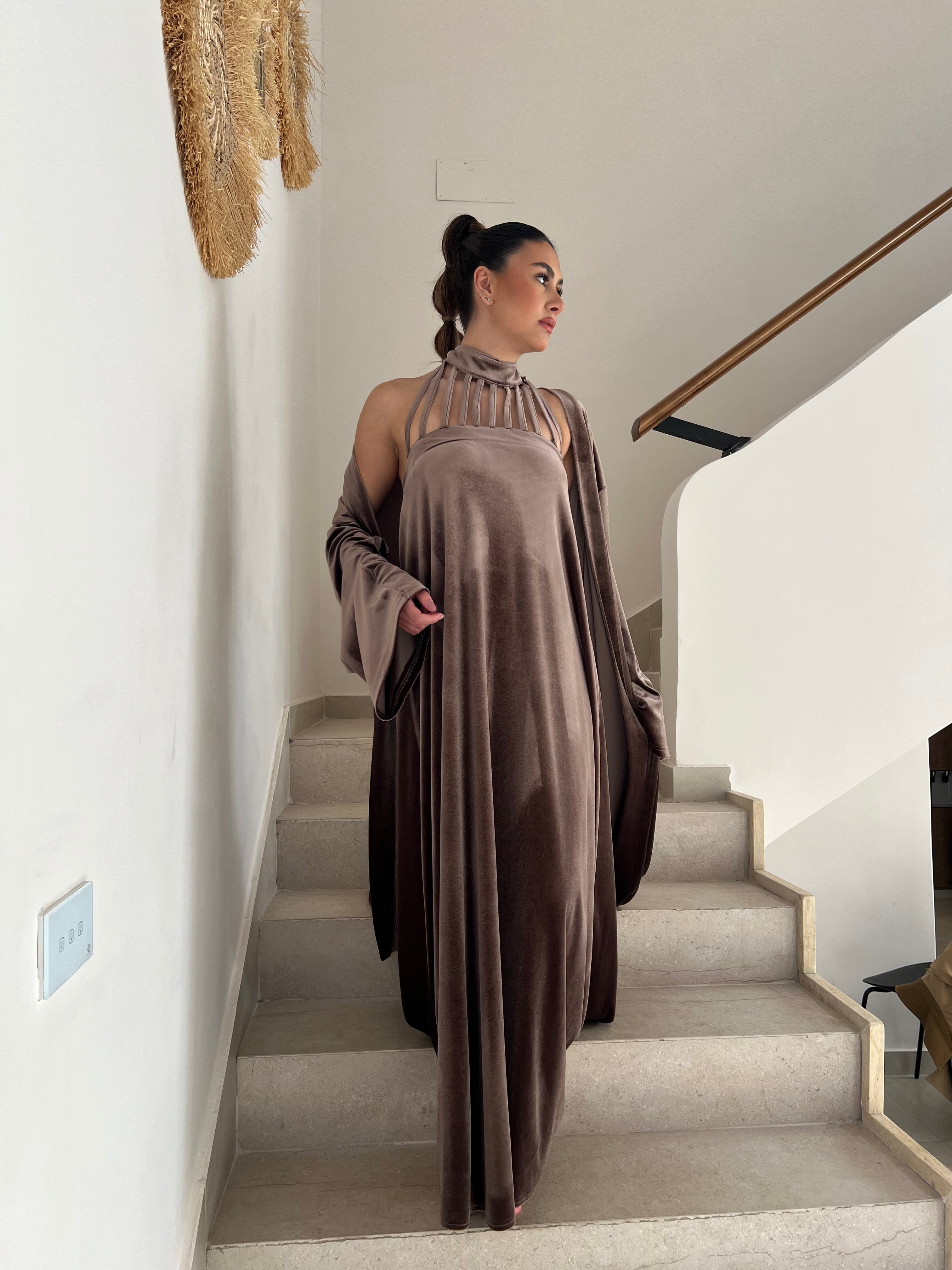 Velvet abaya with an open notched neckline set