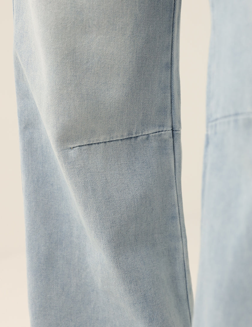 بنطال جينز واسع الساق