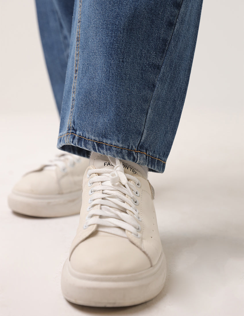 بنطلون جينز مناسب للأمهات