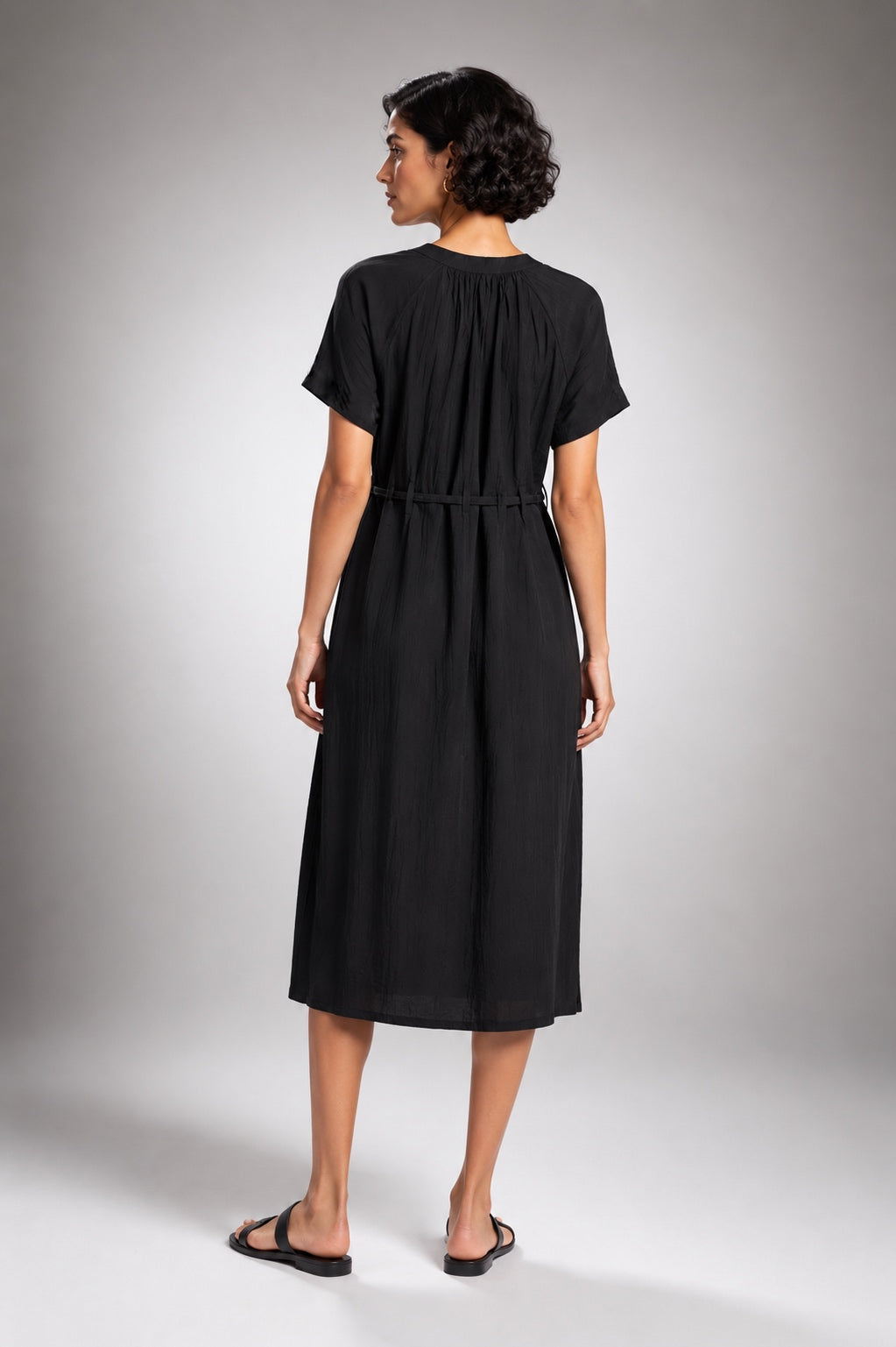 Half-sleeve pleated dress with V-neck tie waist