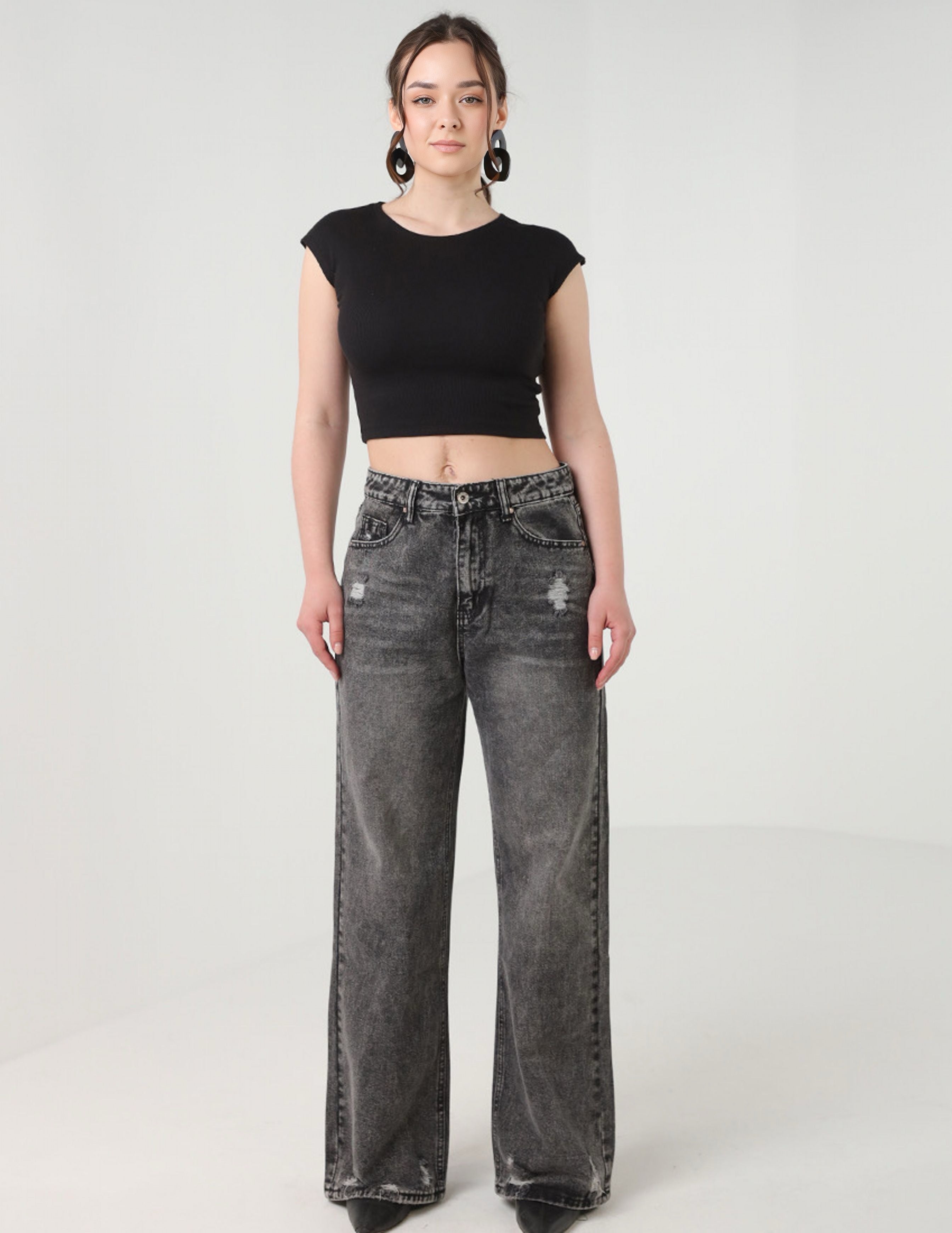 بنطال جينز مستقيم الساق باللون الرمادي الداكن