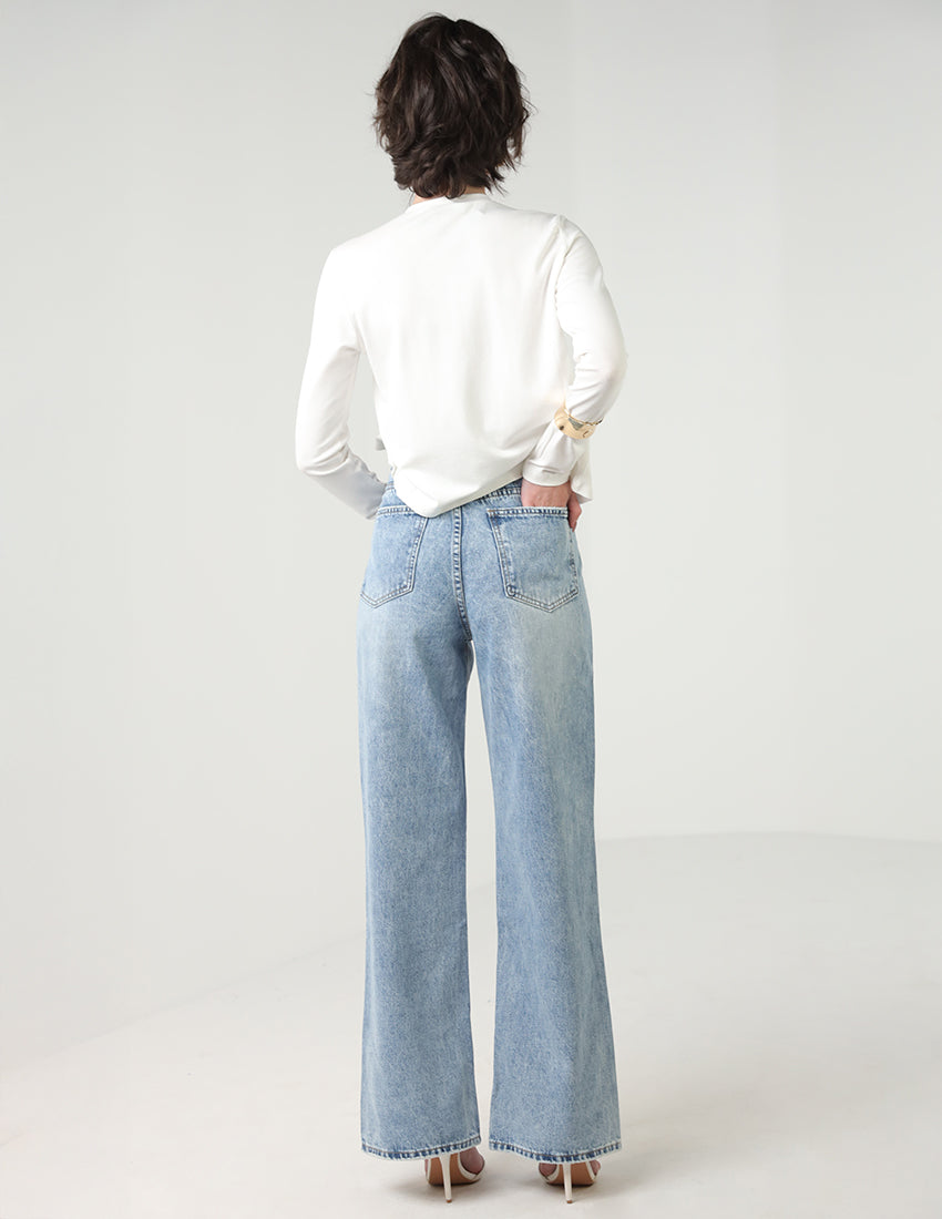 بنطال جينز أزرق واسع الساقين