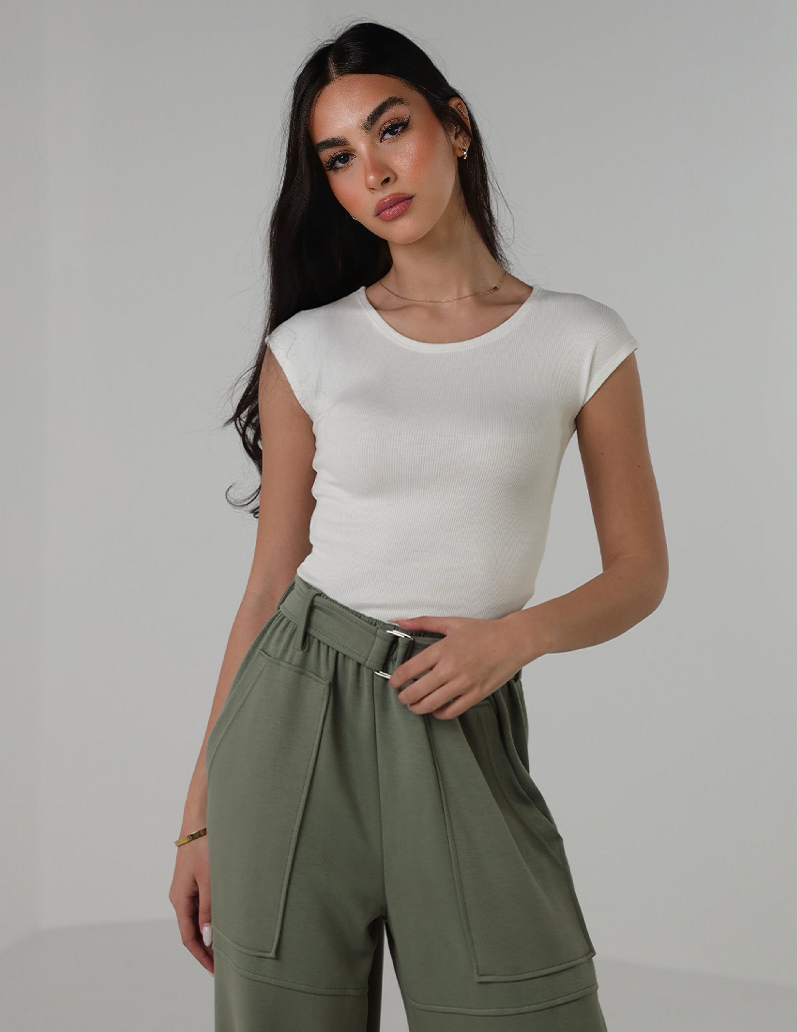 تي شيرت مضلع بأكمام قصيرة