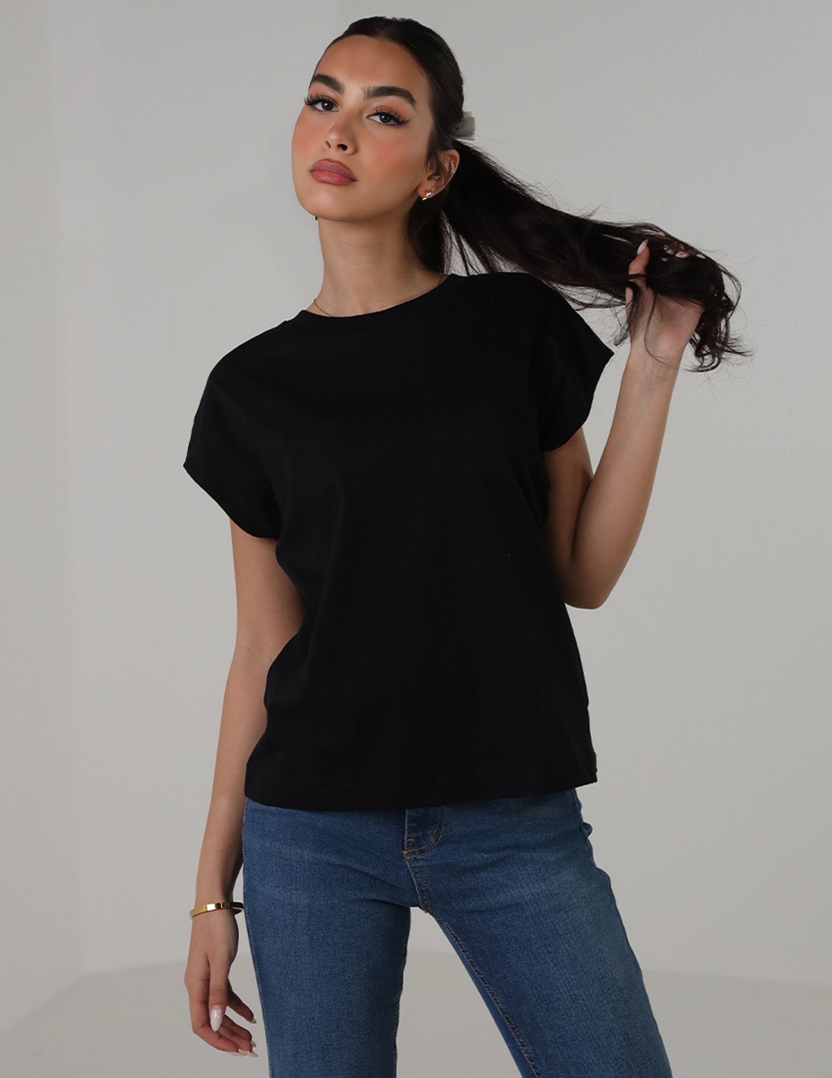 تي شيرت فضفاض بأكمام قصيرة