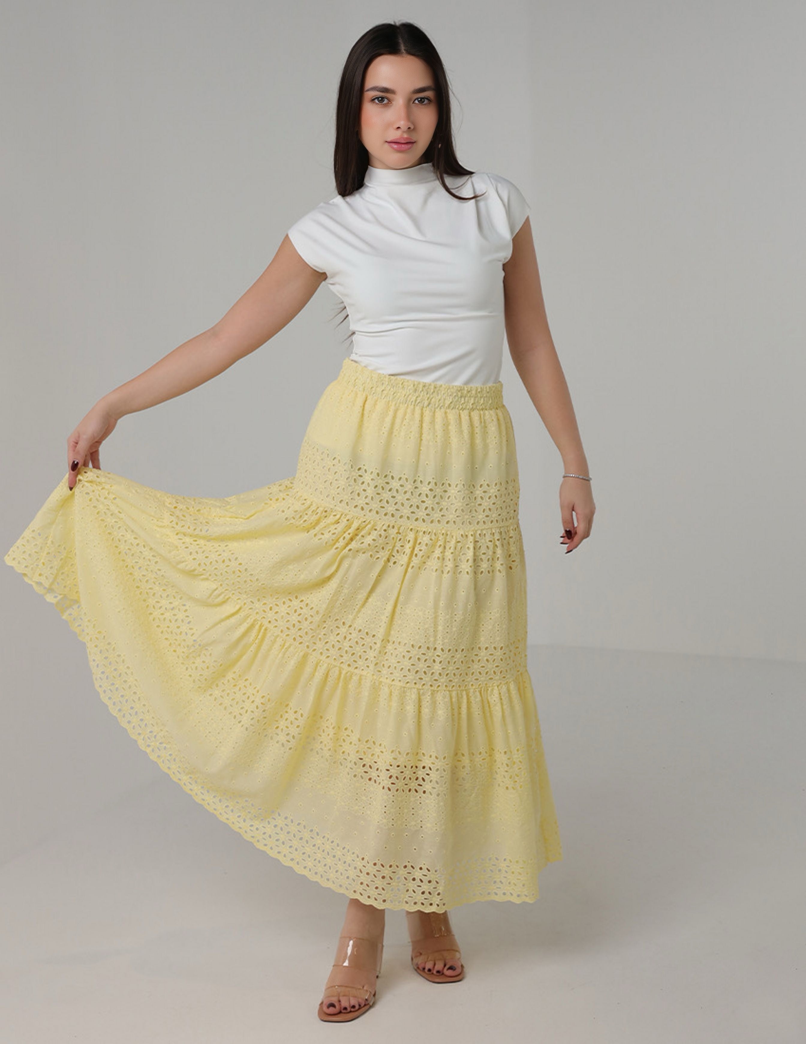 تنورة ماكسي متعددة الطبقات مطرزة بفتحات