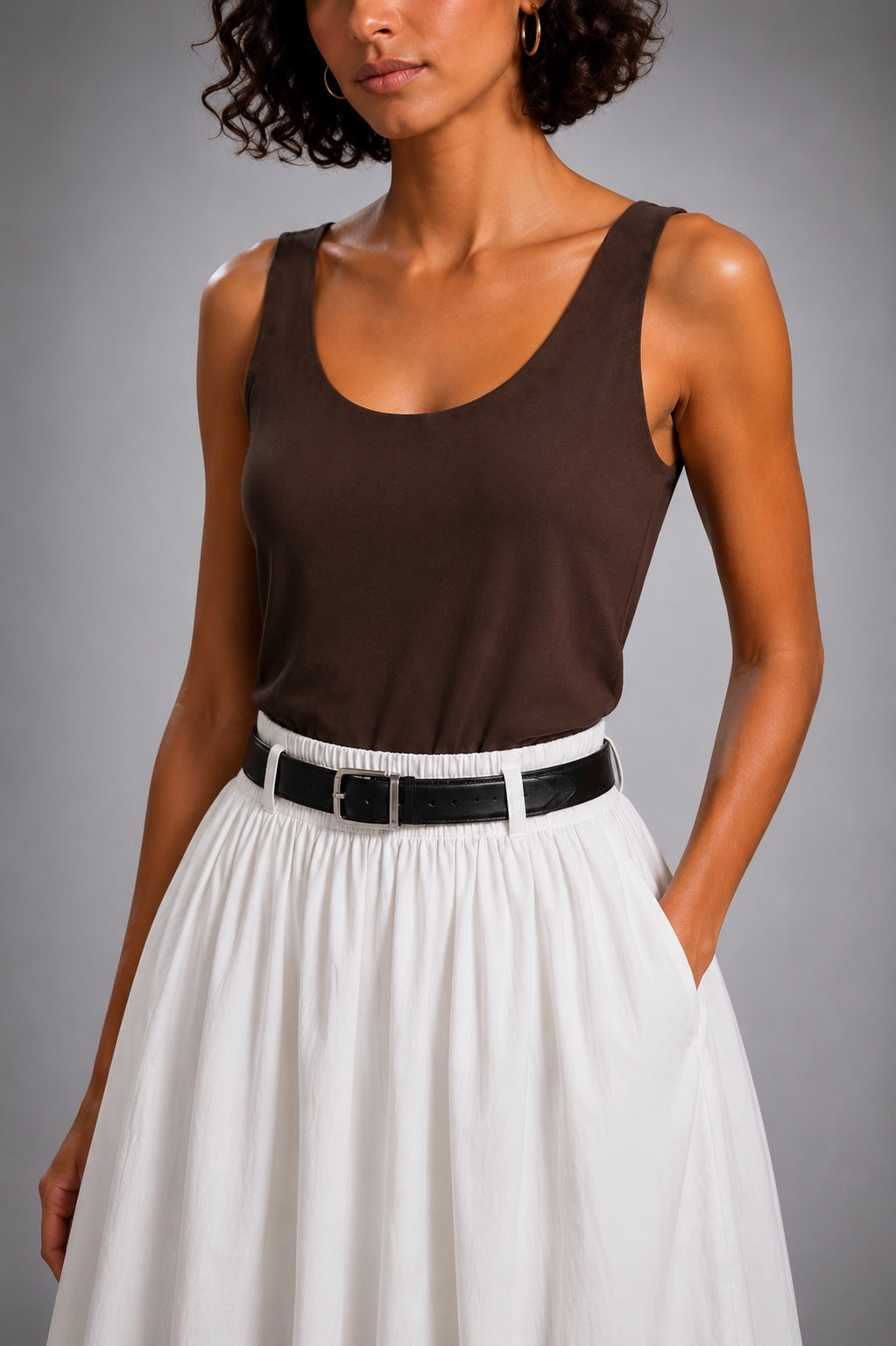 Basic sleeveless round-neck tank top