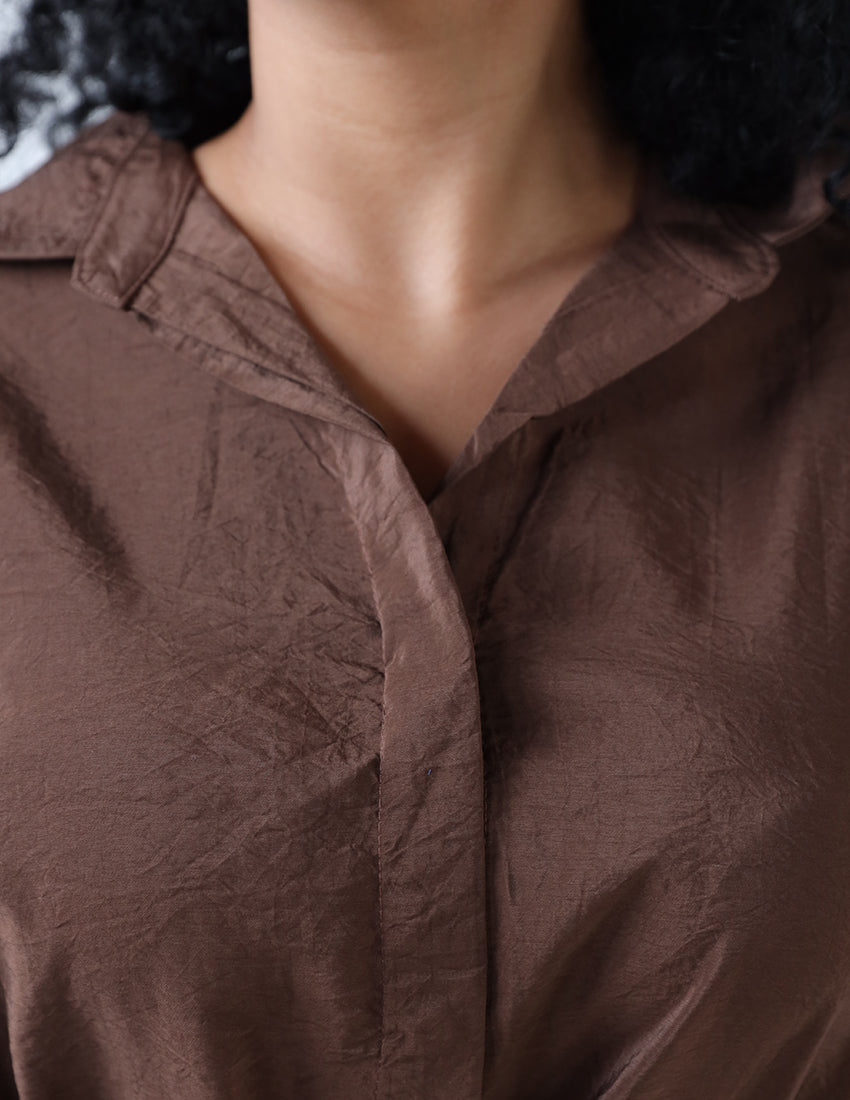 فستان واسع مع حزام عريض