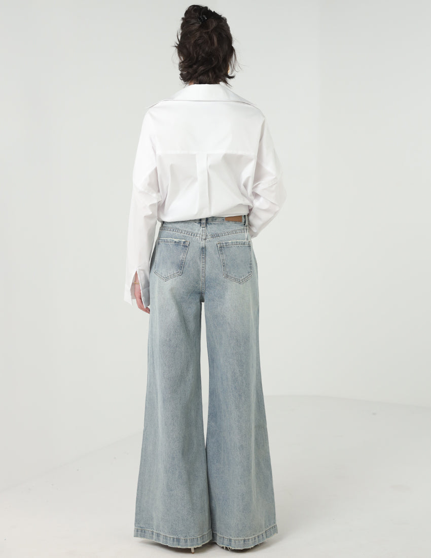 Wide Legged Jeans