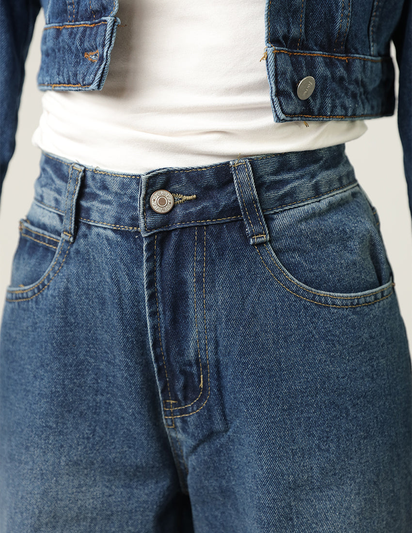 Wide Legged Jeans