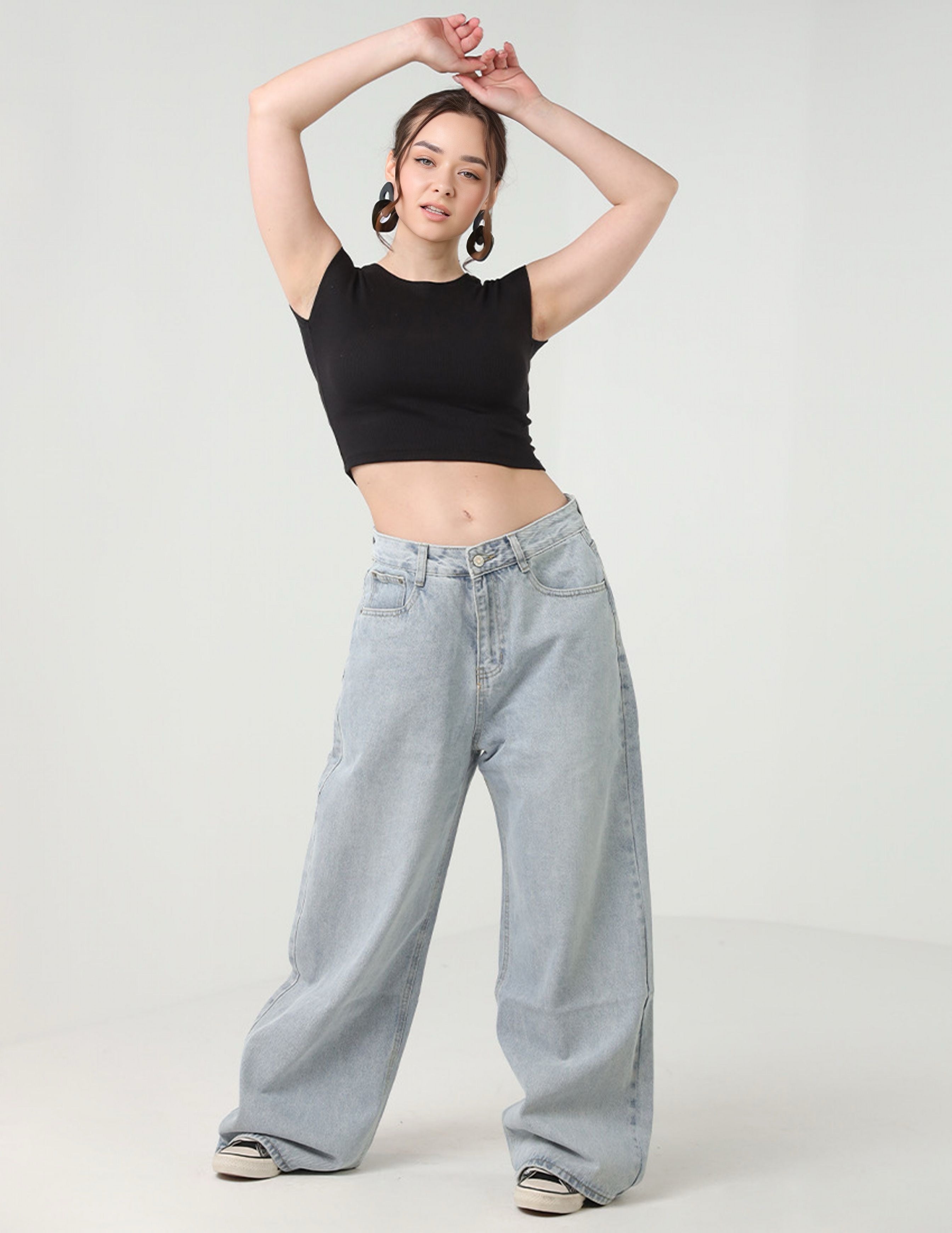 بنطال جينز واسع الساق