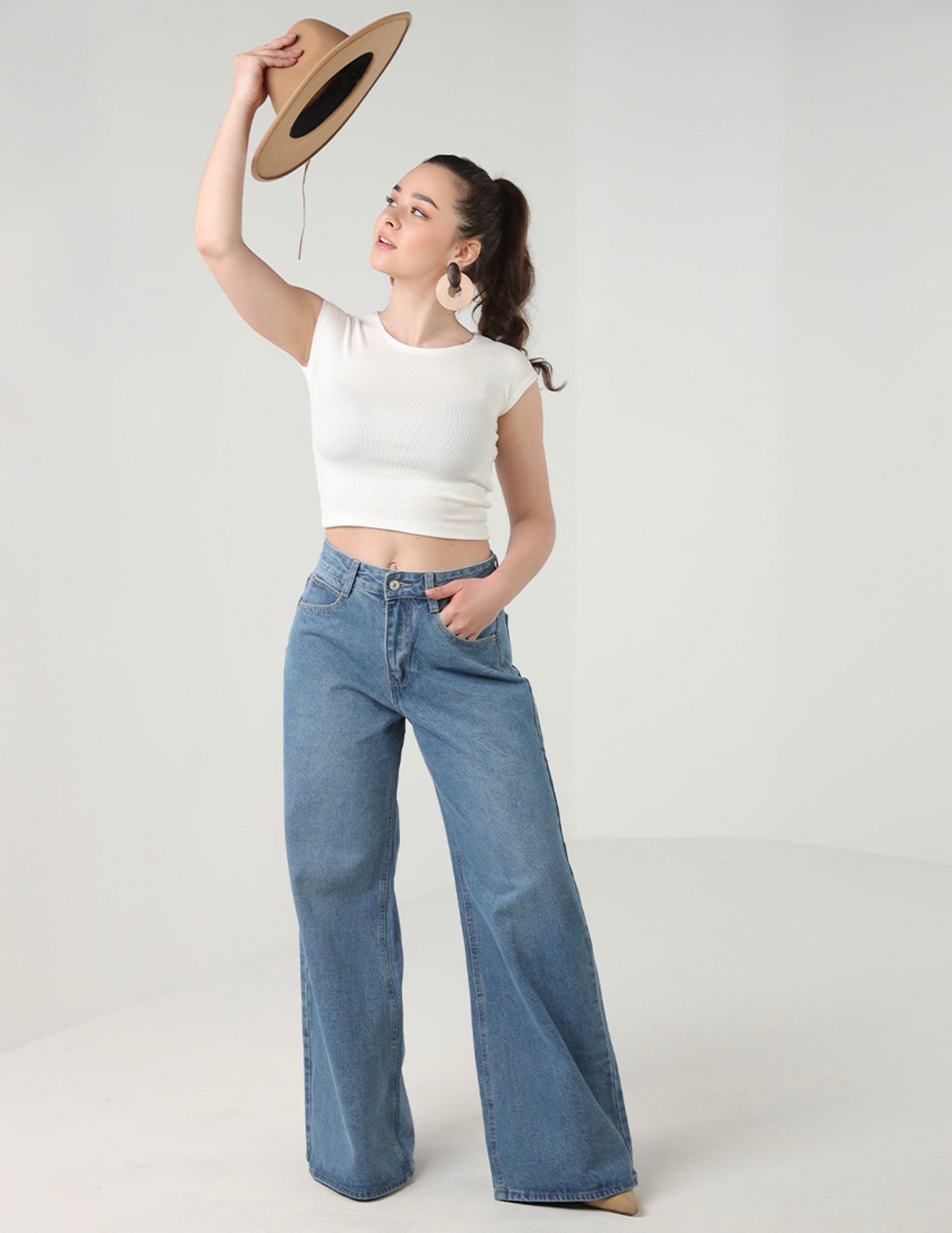Wide Legged Jeans