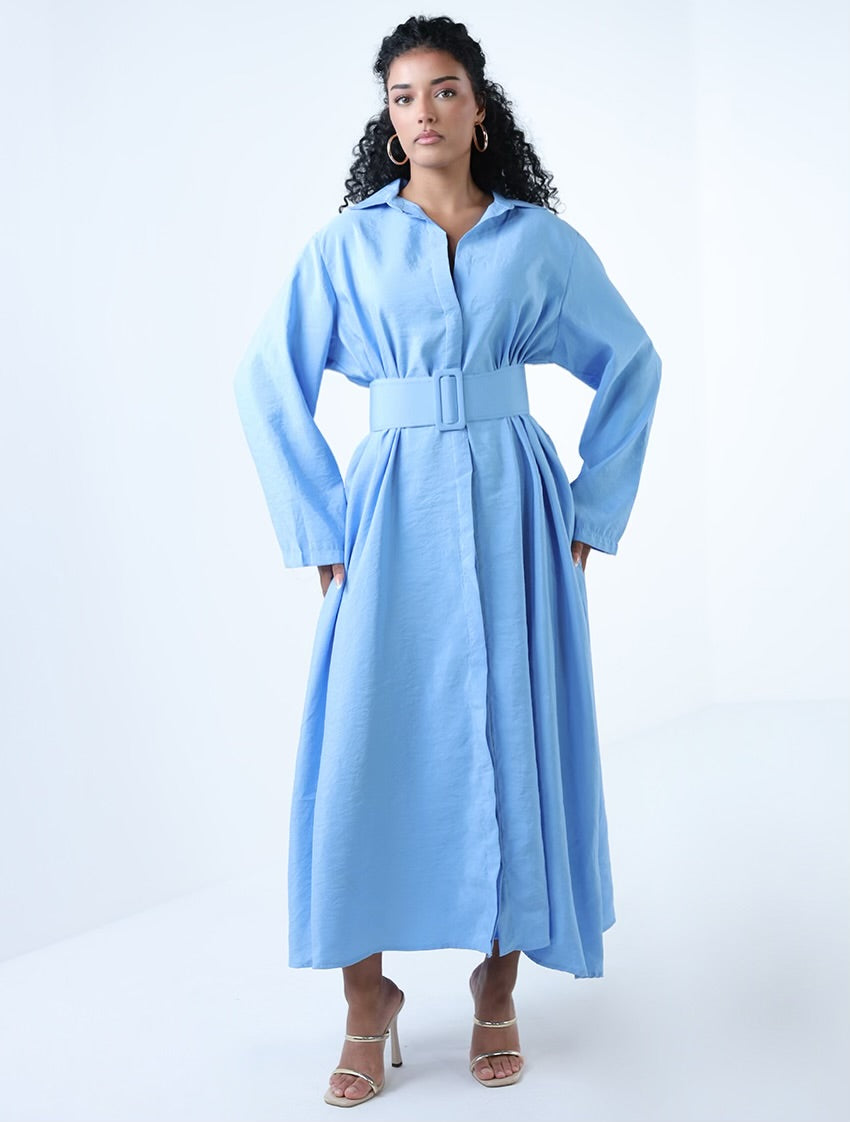 فستان واسع مع حزام عريض