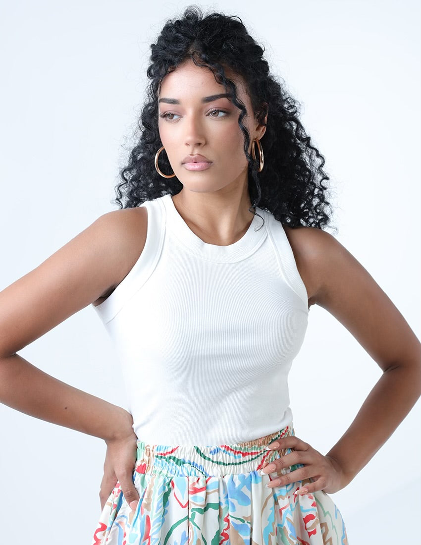 قميص داخلي مخطط أساسي