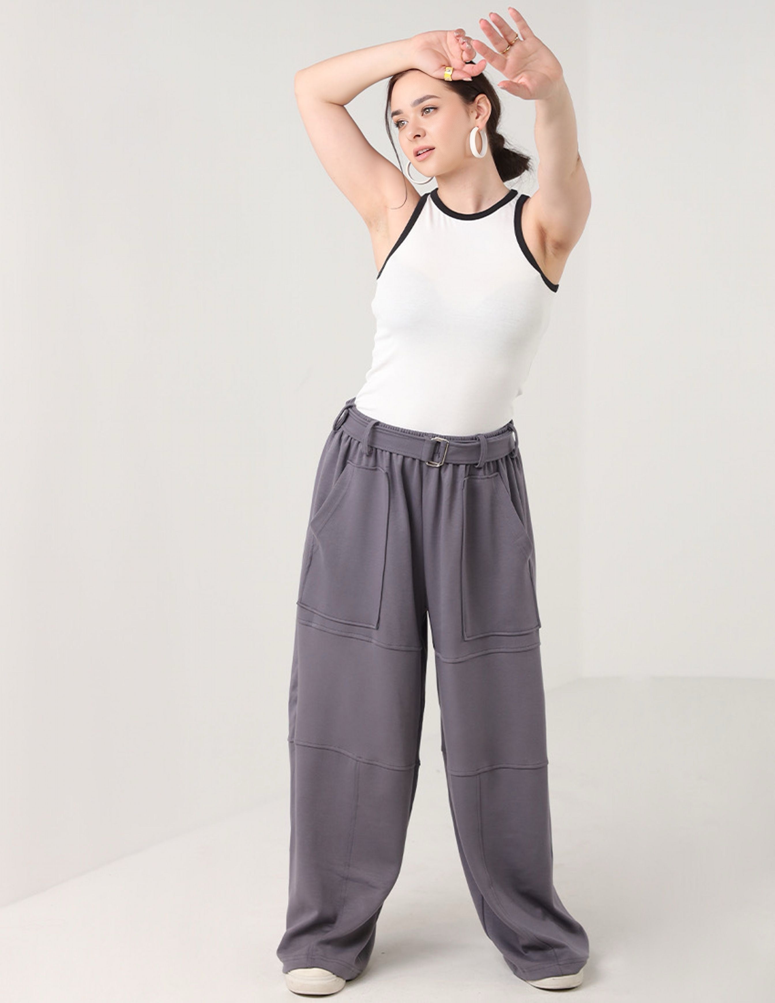 بنطال رياضي عالي الخصر مع حزام