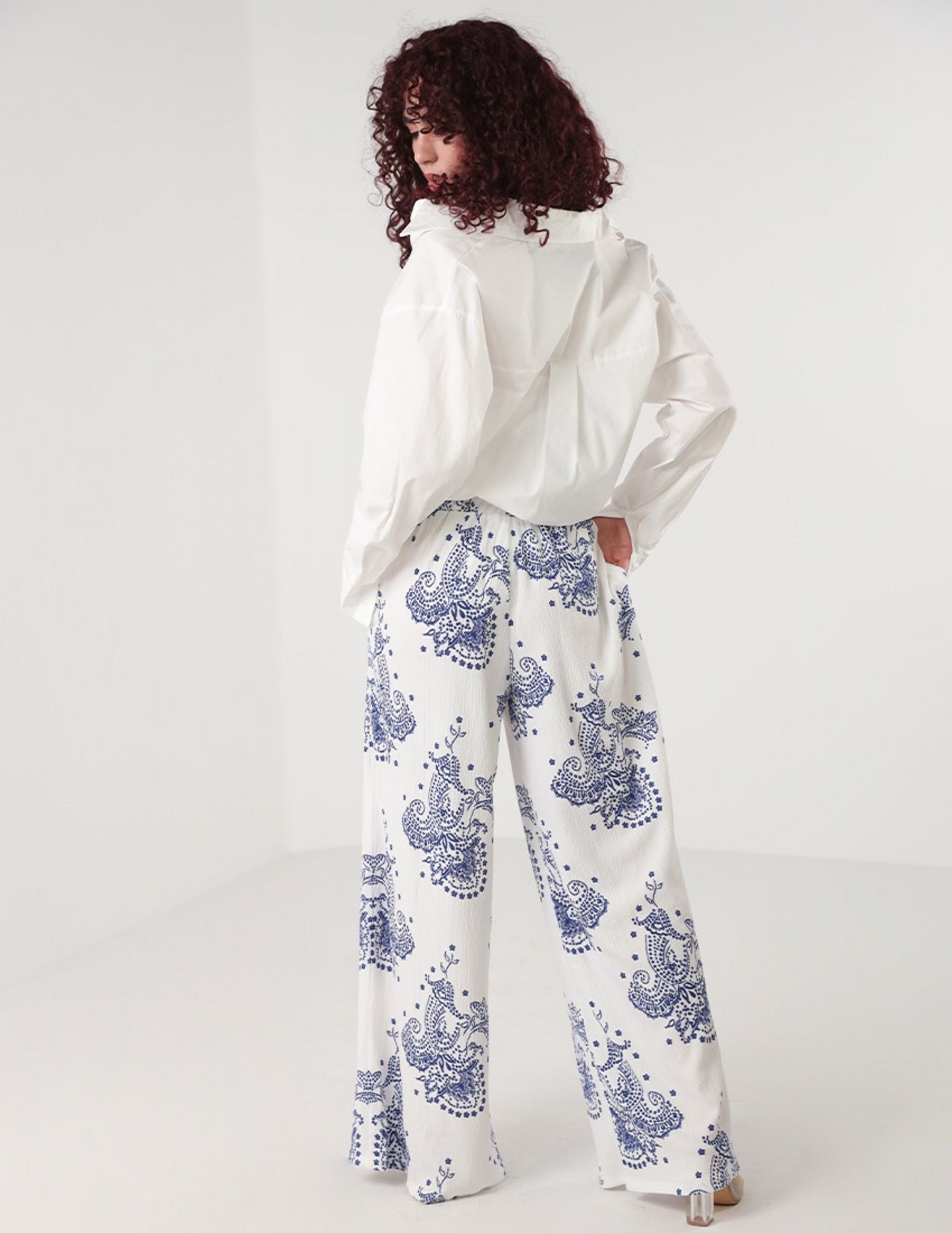 بنطلون واسع الساق مطبوع