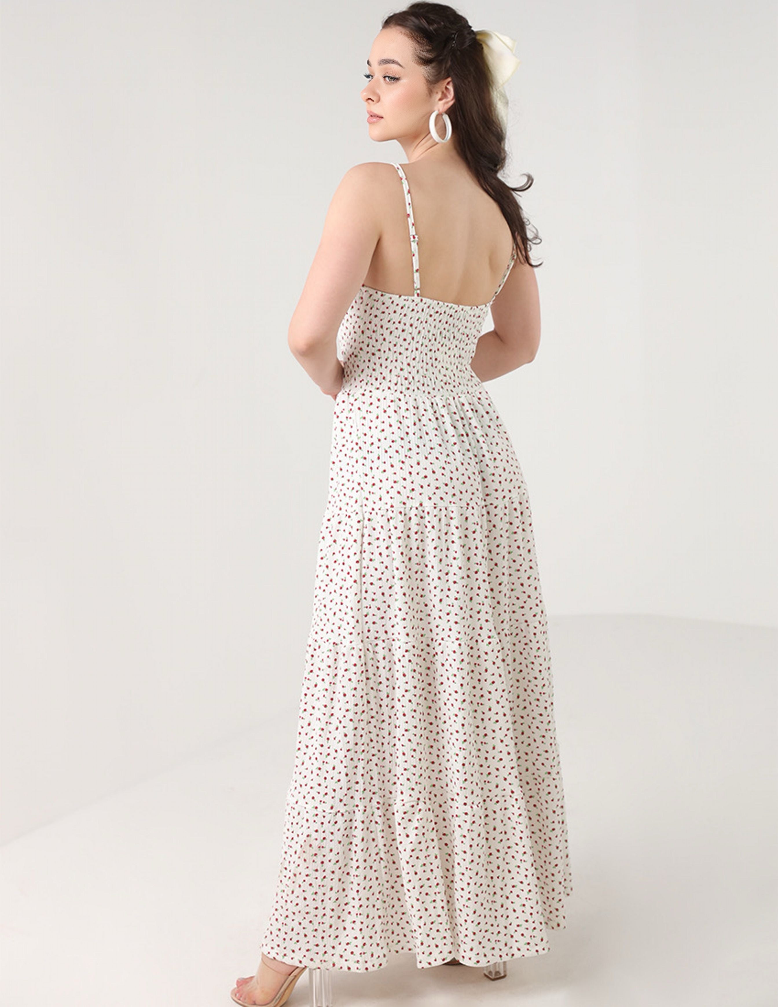 فستان أبيض مزهر